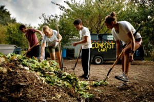 Composting-at-Pomona-College-700x466